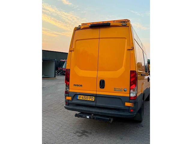 Iveco - daily - 35c16v 2.3 352 h3 l - bedrijfswagen - afbeelding 10 van  27