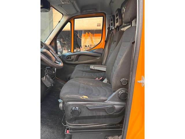 Iveco - daily - 35c16v 2.3 352 h3 l - bedrijfswagen - afbeelding 27 van  27