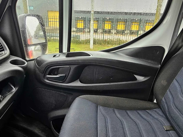 Iveco - daily - 35c16v 2.3 410 h2 - bedrijfswagen - afbeelding 2 van  36