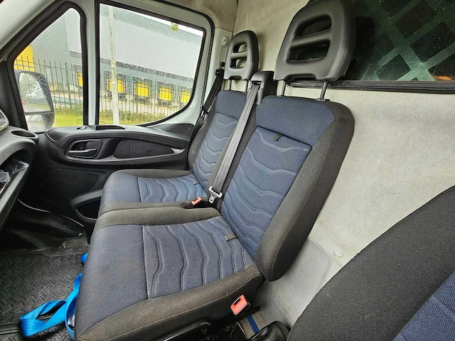 Iveco - daily - 35c16v 2.3 410 h2 - bedrijfswagen - afbeelding 3 van  36