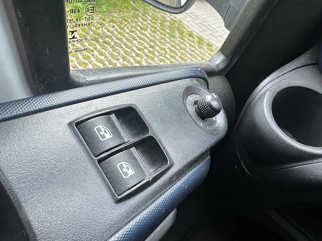 Iveco - daily - 35c16v 2.3 410 h2 - bedrijfswagen - afbeelding 5 van  23