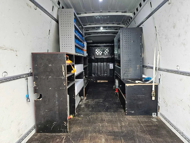 Iveco - daily - 35c16v 2.3 410 h2 - bedrijfswagen - afbeelding 13 van  26