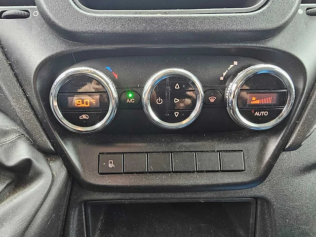 Iveco - daily - 35c16v 2.3 410 h2 - bedrijfswagen - afbeelding 12 van  26