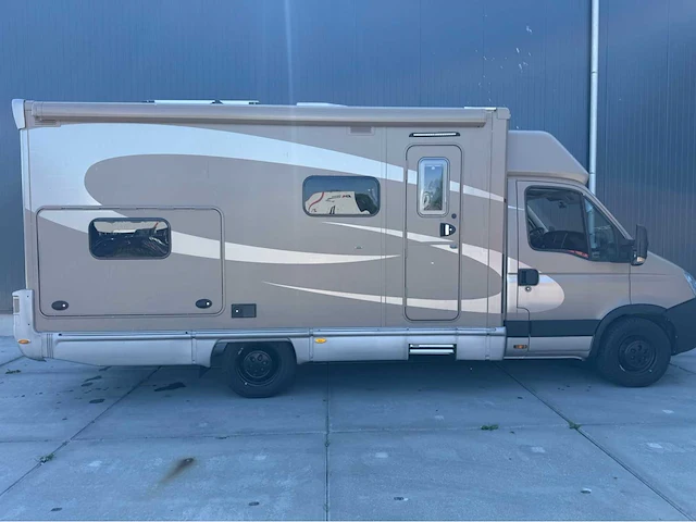 Iveco - daily - 35s11a/p - camper - 2011 - afbeelding 56 van  57