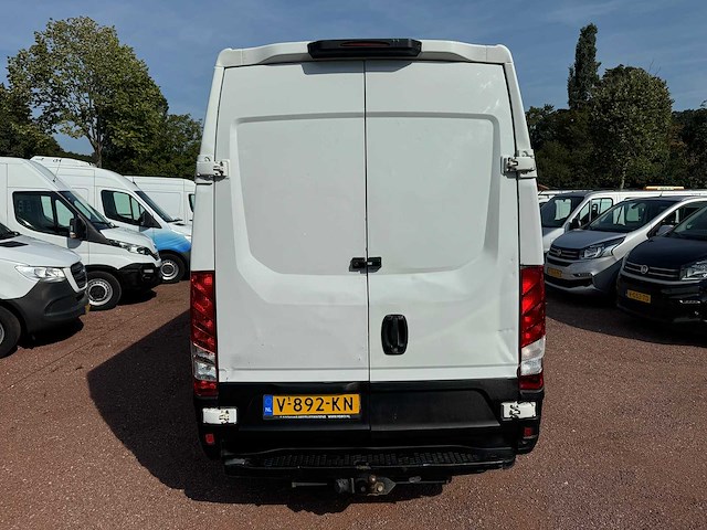 Iveco - daily - 35s13v 2.3 352 l2h2 - van - afbeelding 11 van  14
