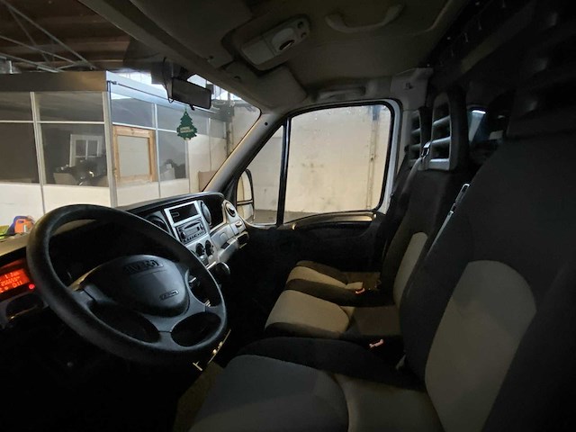 Iveco - daily - 35s14v 300 h2 l - van - afbeelding 13 van  16
