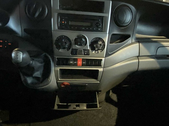 Iveco - daily - 35s14v 300 h2 l - van - afbeelding 16 van  16