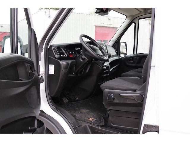 Iveco - daily - 35s16v 2.3 352 h3 l - bedrijfswagen - afbeelding 2 van  16