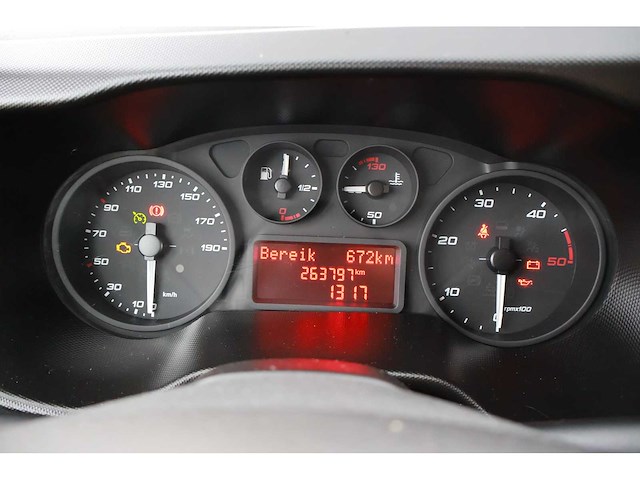 Iveco - daily - 35s16v 2.3 352 h3 l - bedrijfswagen - afbeelding 4 van  16