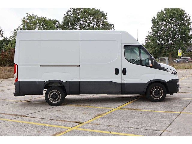 Iveco - daily - 35s16v 2.3 352 h3 l - bedrijfswagen - afbeelding 15 van  16