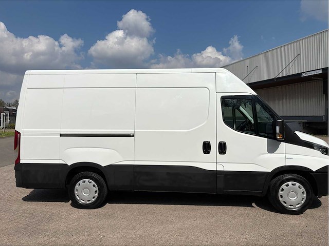 Iveco - daily - 35s16v 2.3 352 h3 l - v-731-zg - afbeelding 7 van  13