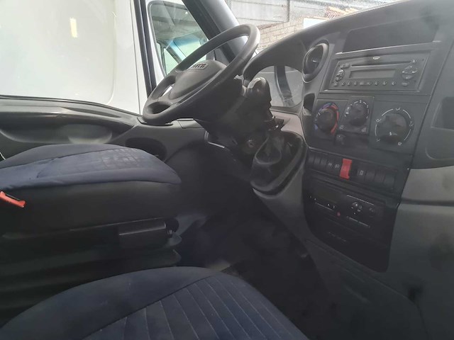 Iveco - daily - 40c15 345 - 5-vfd-26 - afbeelding 16 van  17
