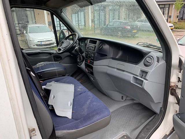 Iveco - daily - 40c15 410 - vv-849-r - afbeelding 4 van  12