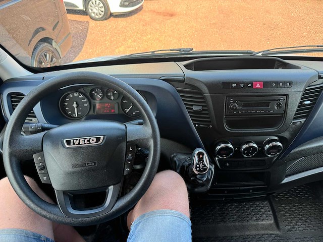 Iveco - daily 35s14v 2.3 352 l2h2 - van - afbeelding 2 van  16
