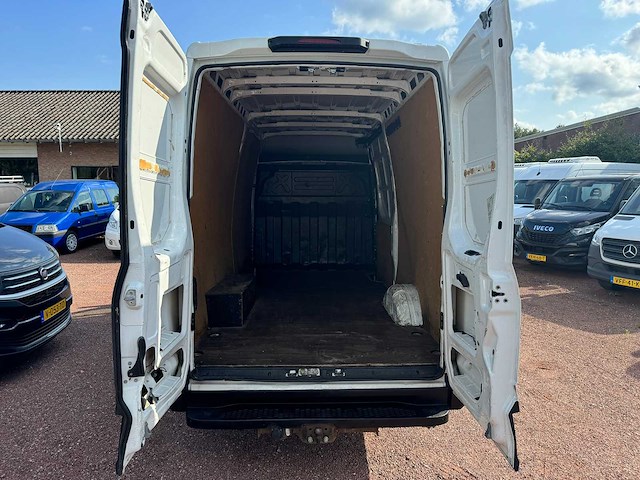 Iveco - daily 35s14v 2.3 352 l2h2 - van - afbeelding 8 van  16