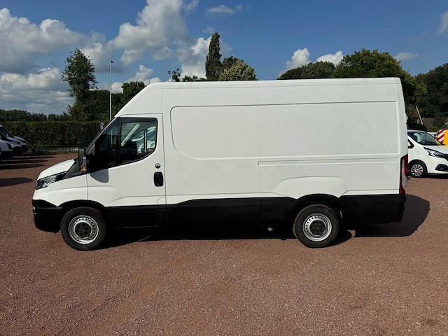Iveco - daily 35s14v 2.3 352 l2h2 - van - afbeelding 15 van  16