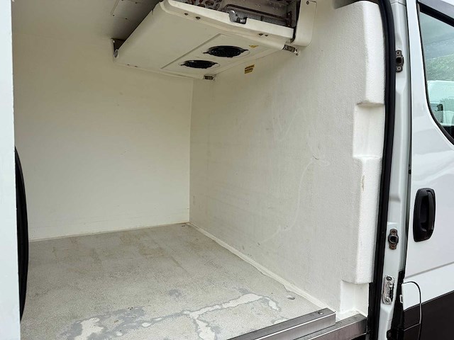 Iveco - daily 35s17v 3.0 352 l2h1 - van - afbeelding 13 van  18