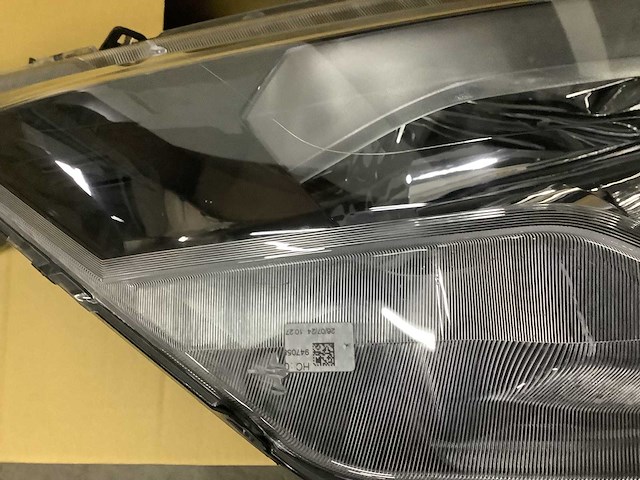 Iveco - koplamp - afbeelding 2 van  4