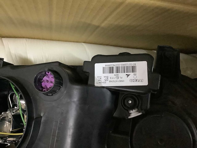 Iveco - koplamp - afbeelding 3 van  4