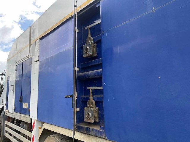 Iveco - trakker 450 e5 - truck - 2010 - afbeelding 17 van  28