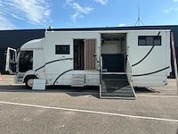 Iveco - vrachtwagen voor paardentransport - afbeelding 7 van  35