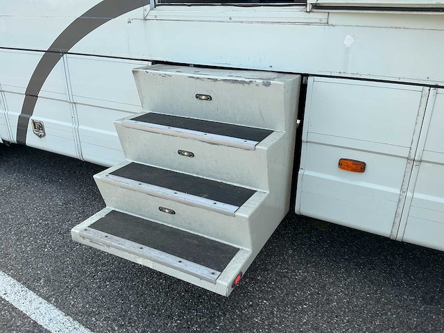 Iveco - vrachtwagen voor paardentransport - afbeelding 8 van  35