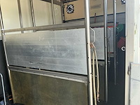 Iveco - vrachtwagen voor paardentransport - afbeelding 13 van  22