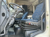 Iveco - vrachtwagen voor paardentransport - afbeelding 19 van  22
