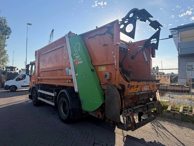 Iveco - vuilniswagen - vrachtwagen - afbeelding 5 van  11