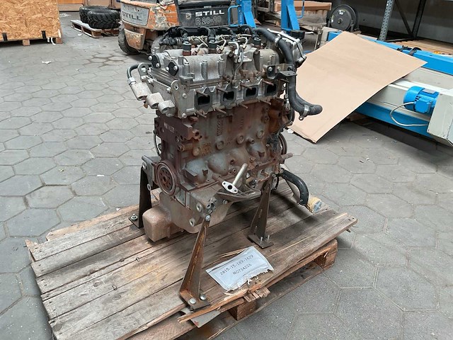 Iveco 504166567 dieselmotor - afbeelding 4 van  11