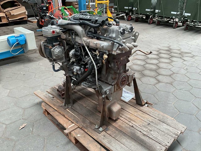 Iveco 504166567 dieselmotor - afbeelding 6 van  11