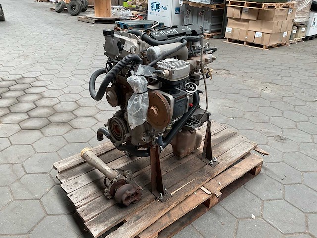Iveco 504166567 dieselmotor - afbeelding 8 van  11