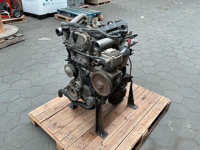 Iveco 504166567 dieselmotor - afbeelding 9 van  11