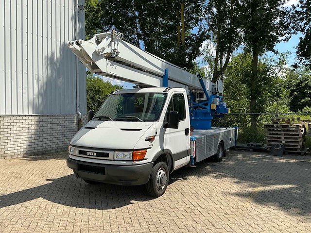 Iveco 50c13 bedrijfswagen + klaas hijskraan - afbeelding 1 van  32