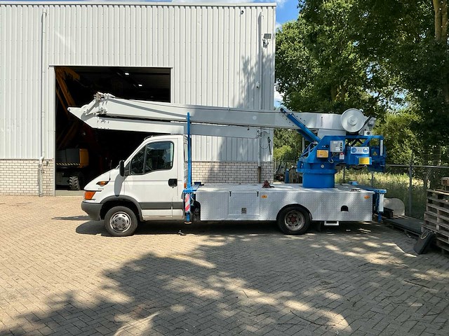 Iveco 50c13 bedrijfswagen + klaas hijskraan - afbeelding 2 van  32
