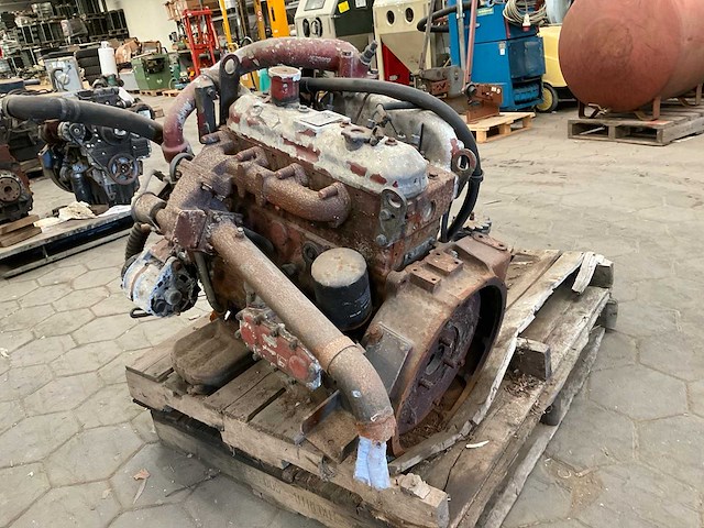 Iveco 8040sc dieselmotor - afbeelding 2 van  10