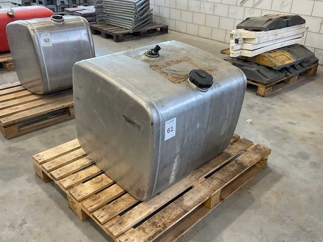 Iveco brandstoftank - afbeelding 1 van  3