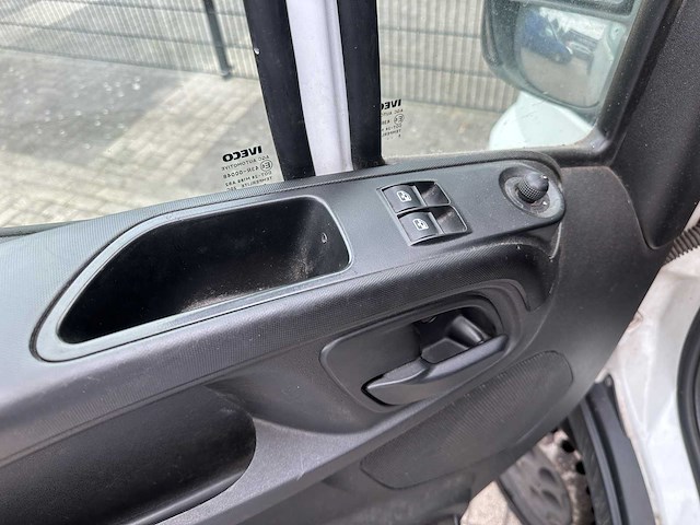 Iveco daily 35s11v 2.3 410 h3 106pk 2016 (origineel-nl) automaat, vt-330-s - afbeelding 13 van  37