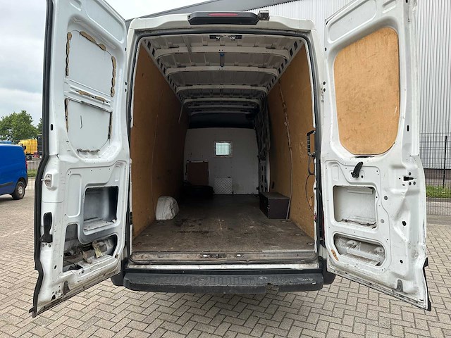 Iveco daily 35s11v 2.3 410 h3 106pk 2016 (origineel-nl) automaat, vt-330-s - afbeelding 15 van  37