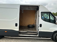 Iveco daily 35s11v 2.3 410 h3 106pk 2016 (origineel-nl) automaat, vt-330-s - afbeelding 19 van  37