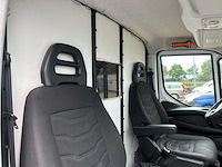 Iveco daily 35s11v 2.3 410 h3 106pk 2016 (origineel-nl) automaat, vt-330-s - afbeelding 21 van  37