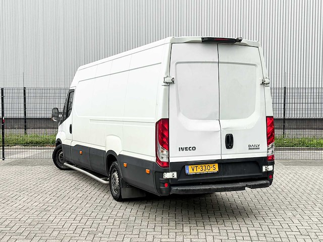 Iveco daily 35s11v 2.3 410 h3 106pk 2016 (origineel-nl) automaat, vt-330-s - afbeelding 35 van  37