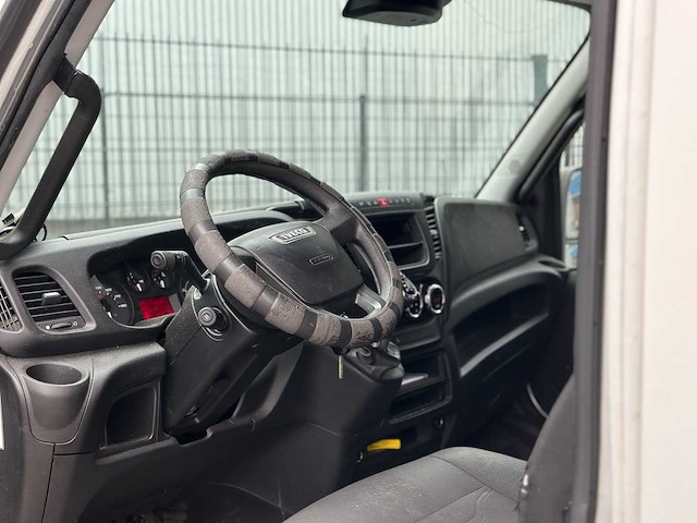Iveco daily 35s11v 2.3 410 h3 106pk 2016 (origineel-nl) automaat, vt-330-s - afbeelding 37 van  37
