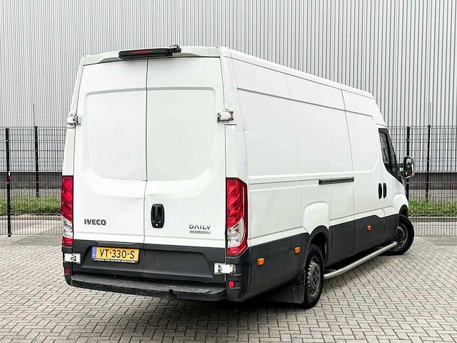 Iveco daily 35s11v 2.3 410 h3 106pk 2016 (origineel-nl) automaat, vt-330-s - afbeelding 34 van  37