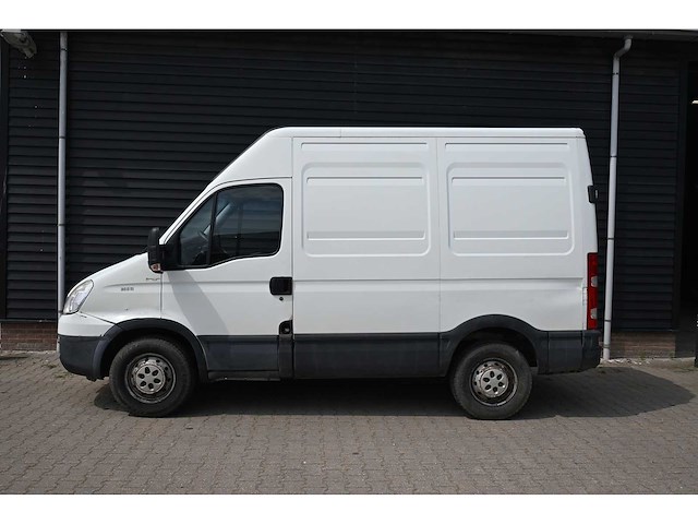 Iveco daily 35s11v 300 h2 l bedrijfswagen - afbeelding 20 van  20