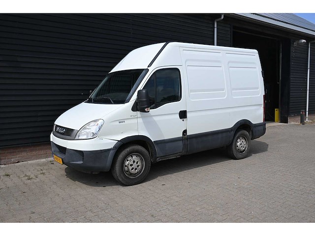 Iveco daily 35s11v 300 h2 l bedrijfswagen - afbeelding 12 van  20