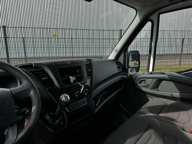 Iveco daily 35s13v 2.3 410 h3 126pk 2015 (3-persoons), v-418-xr - afbeelding 4 van  42