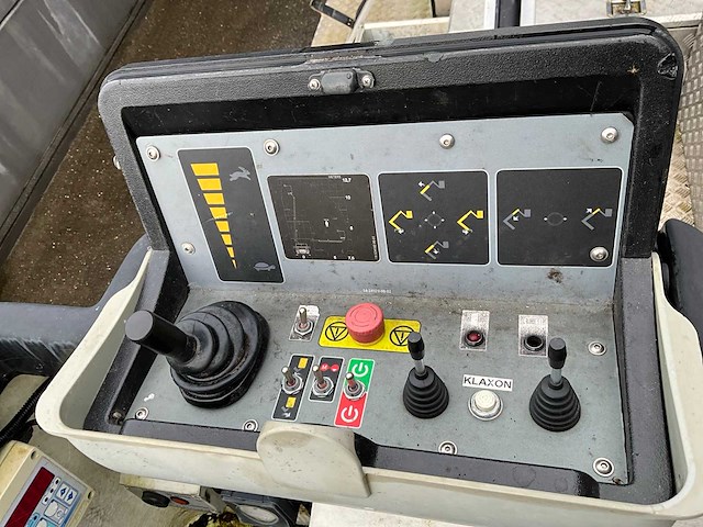 Iveco daily 35s14 hoogwerker - bedrijfswagen (schade) - afbeelding 2 van  18