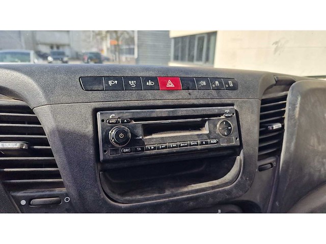 Iveco daily 35s14v 2.3 352 h1 | vvg-95-b - afbeelding 11 van  17