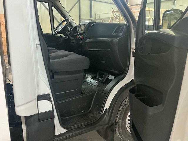 Iveco daily 35s18v 3.0 410 h3 bedrijfswagen - afbeelding 18 van  46